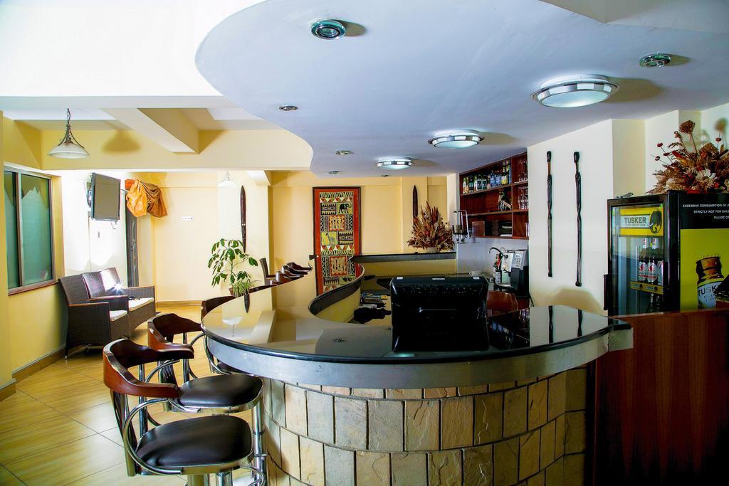 Batians Apartment Hotel ナイロビ エクステリア 写真