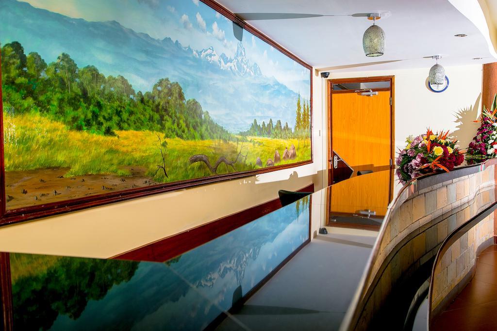 Batians Apartment Hotel ナイロビ エクステリア 写真
