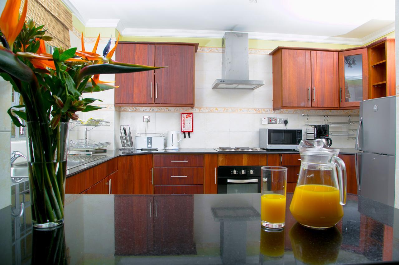Batians Apartment Hotel ナイロビ エクステリア 写真